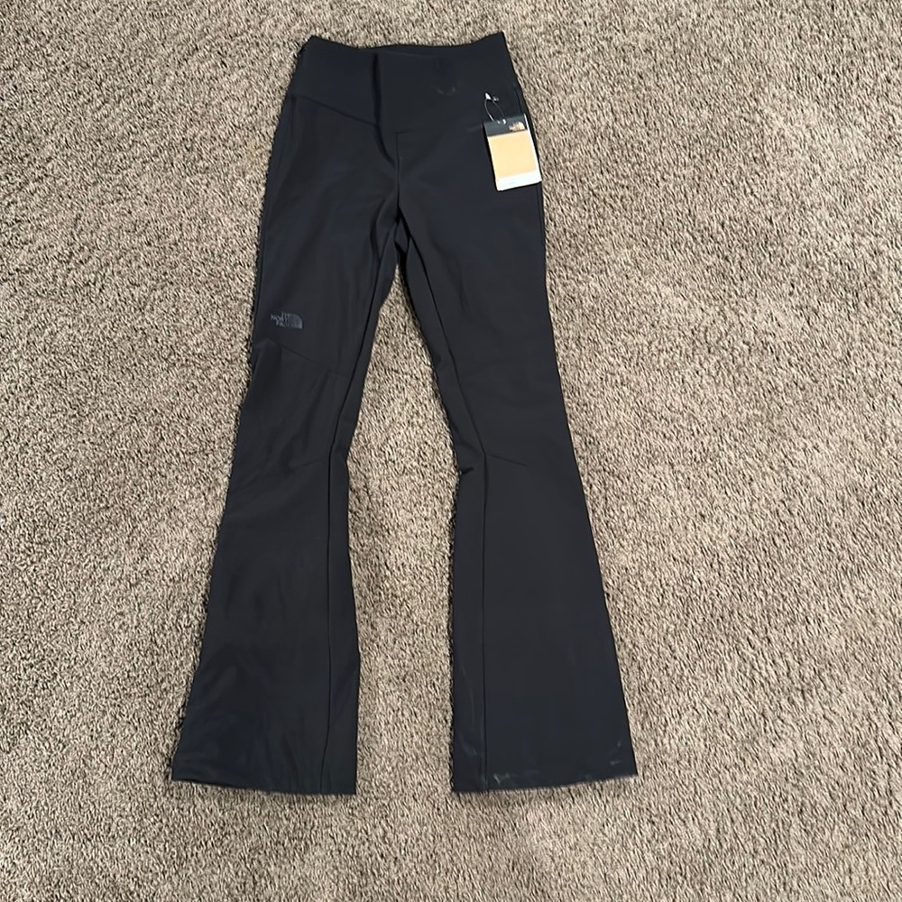 NWT Northface Snoga Size 8 long (34 inseam)
